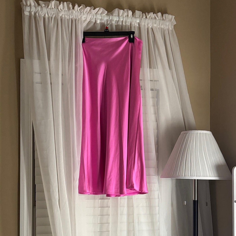Gianni Bini Vibrant Pink Midi Skirt